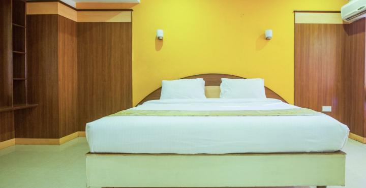 Priyadarshini Park 3*